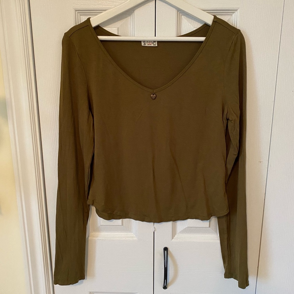 Free People Intimately Olive Long Sleeve V-Neck Top Bronze Heart Charm 🤎 Size M